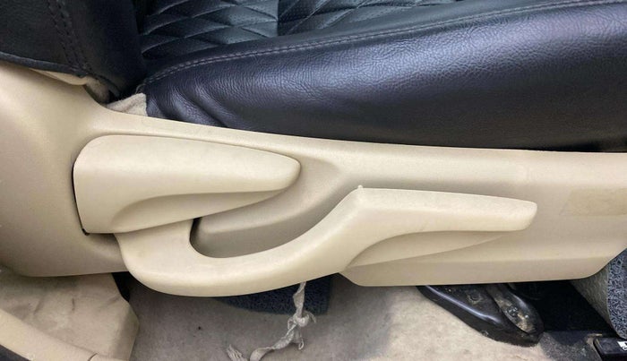 2020 Toyota YARIS J MT, Petrol, Manual, 89,252 km, Driver Side Adjustment Panel
