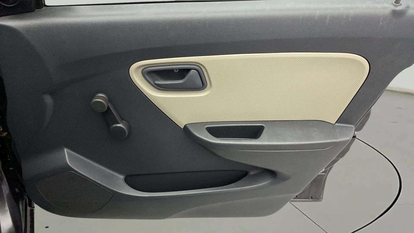 2014 Maruti Alto K10 LXI, Petrol, Manual, 85,689 km, Driver Side Door Panels Control