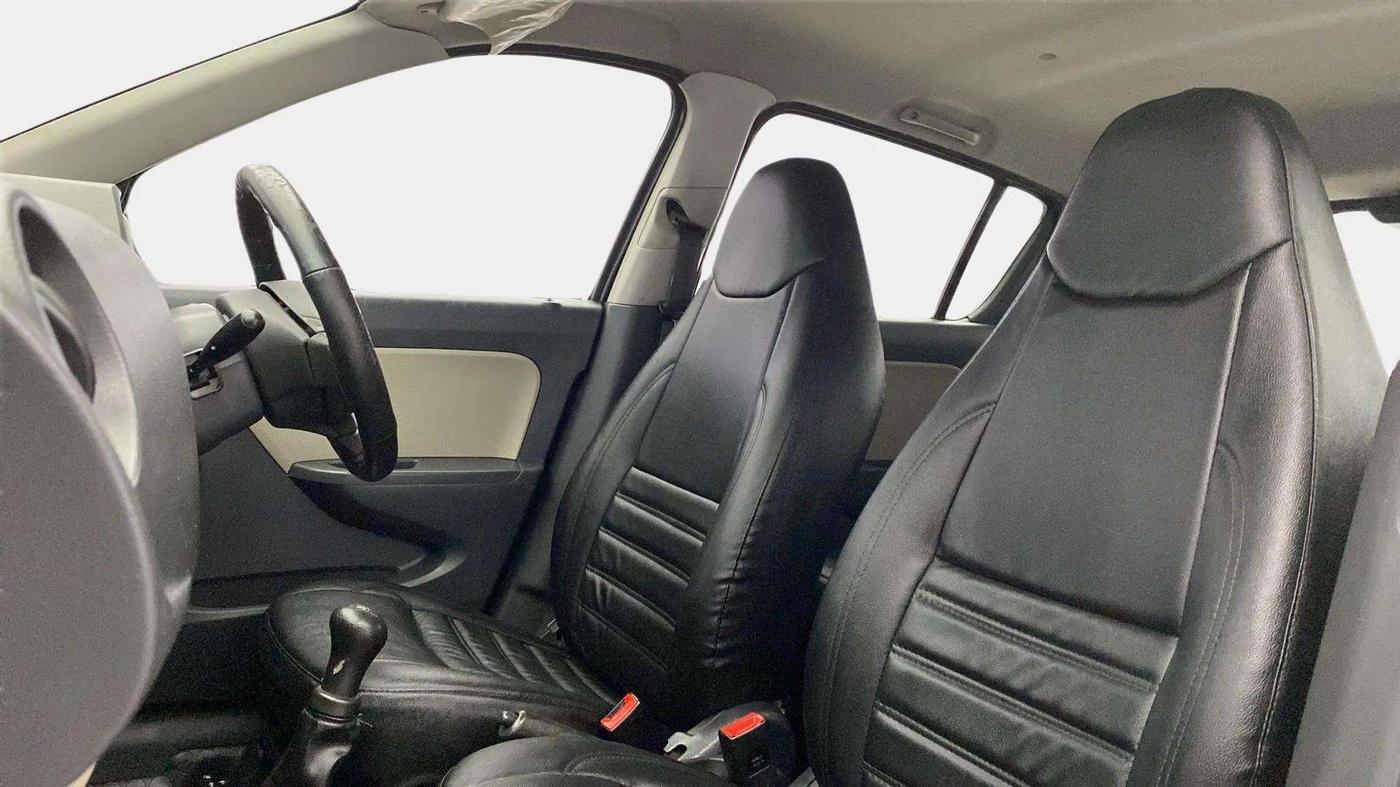 2014 Maruti Alto K10 LXI, Petrol, Manual, 85,689 km, Right Side Front Door Cabin
