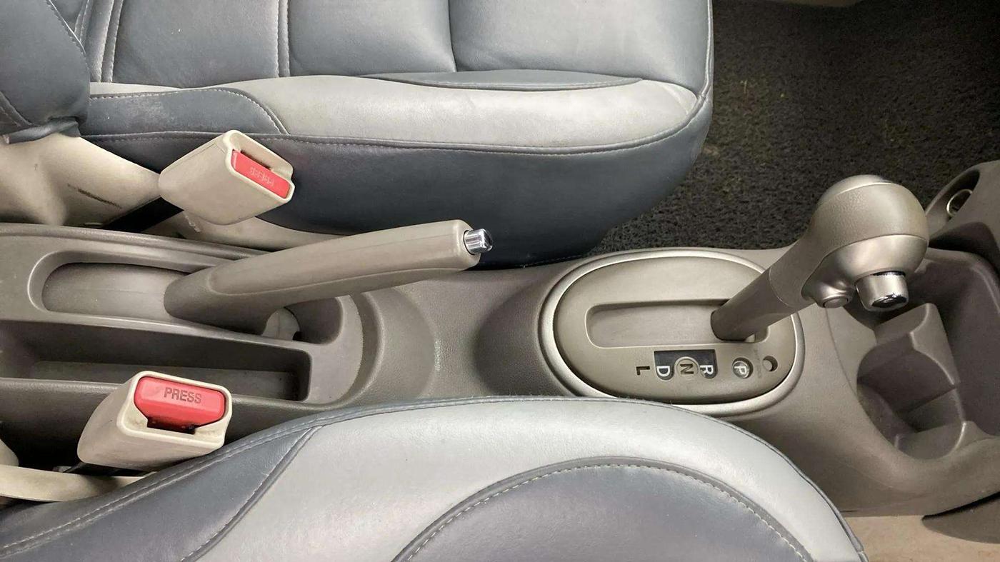 2014 Nissan Micra XV CVT, Petrol, Automatic, 80,472 km, Gear Lever
