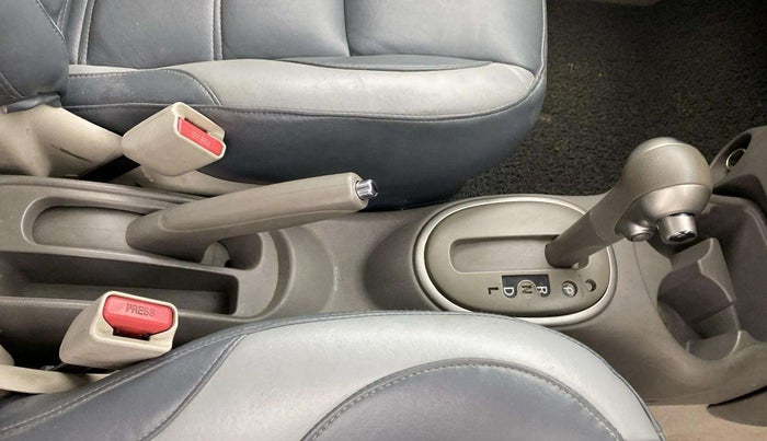 2014 Nissan Micra XV CVT, Petrol, Automatic, 80,372 km, Gear Lever