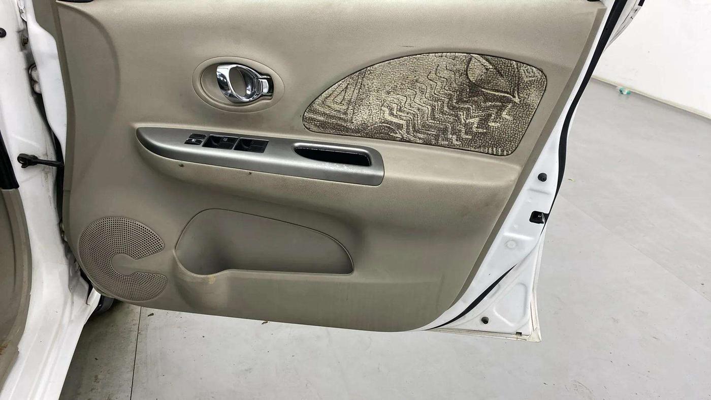 2014 Nissan Micra XV CVT, Petrol, Automatic, 80,472 km, Driver Side Door Panels Control
