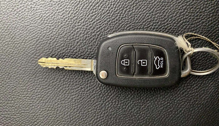 2020 Hyundai GRAND I10 NIOS SPORTZ AMT 1.2 KAPPA VTVT, CNG, Automatic, 50,841 km, Key Close Up