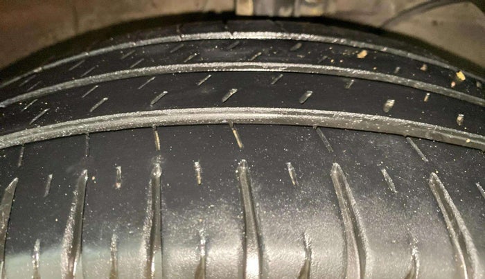 2019 Maruti Ertiga ZXI+ SHVS, Petrol, Manual, 92,689 km, Right Front Tyre Tread