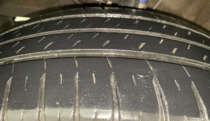 2019 Maruti Ertiga ZXI+ SHVS, Petrol, Manual, 92,689 km, Left Front Tyre Tread