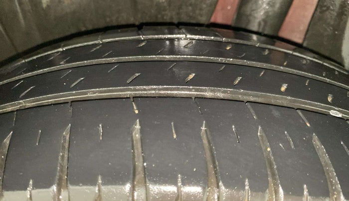 2019 Maruti Ertiga ZXI+ SHVS, Petrol, Manual, 92,689 km, Left Rear Tyre Tread