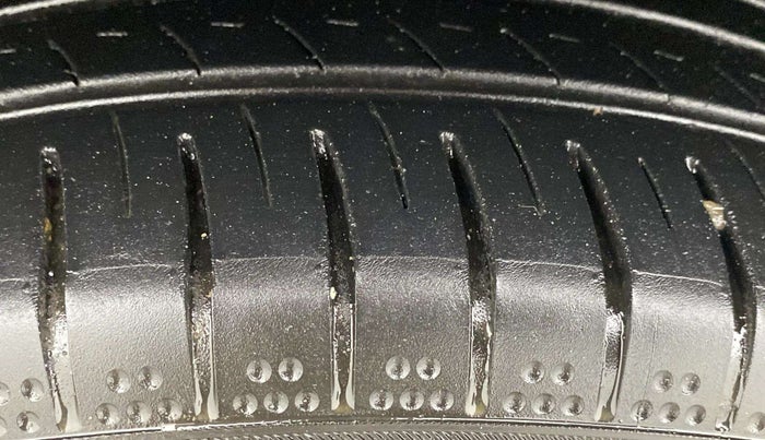 2020 Maruti Baleno ZETA PETROL 1.2, Petrol, Manual, 65,680 km, Left Front Tyre Tread