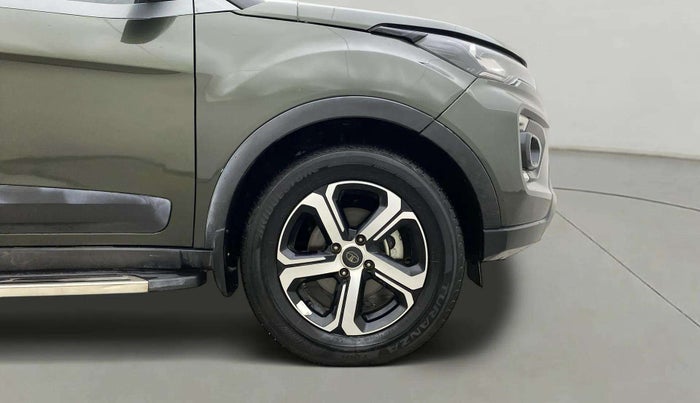 2023 Tata NEXON XZA PLUS LUX SUNROOF DUAL TONE PETROL, Petrol, Automatic, 39,824 km, Right Front Wheel