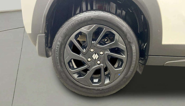 2023 Maruti FRONX DELTA PLUS 1.2MT, Petrol, Manual, 16,571 km, Right Rear Wheel
