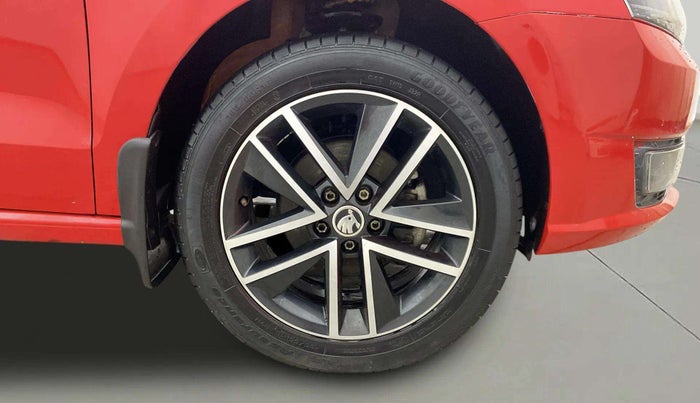 2018 Skoda Rapid STYLE 1.6 MPI AT, Petrol, Automatic, 27,718 km, Right Front Wheel