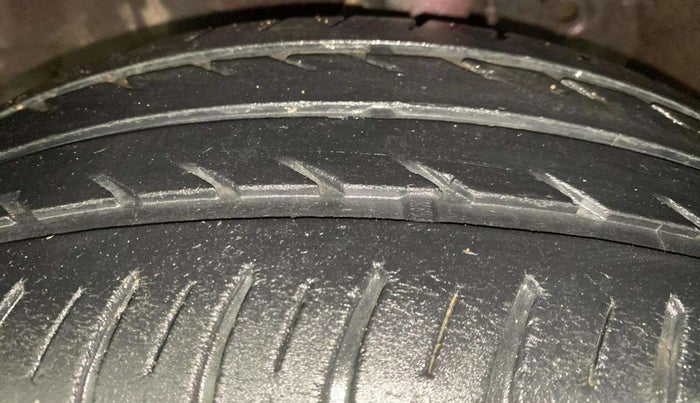 2014 Honda Amaze 1.2L I-VTEC S, Petrol, Manual, 66,784 km, Left Front Tyre Tread