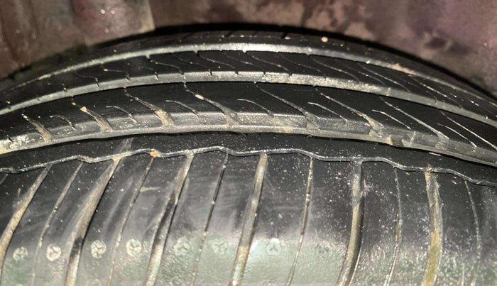 2014 Honda Amaze 1.2L I-VTEC S, Petrol, Manual, 66,784 km, Right Rear Tyre Tread