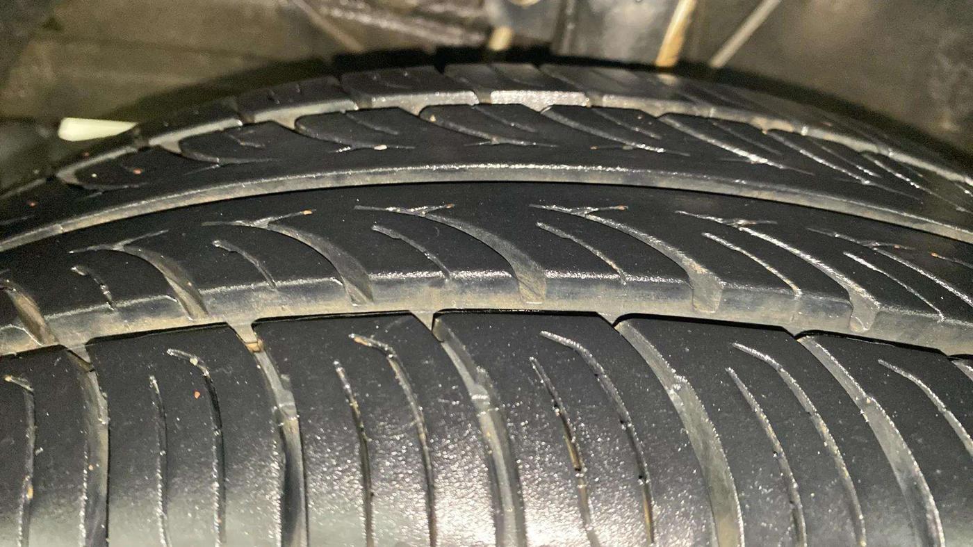 2018 Maruti Baleno DELTA PETROL 1.2, Petrol, Manual, 62,287 km, Left Front Tyre Tread
