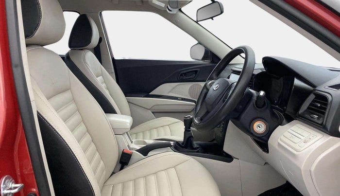 2020 Mahindra XUV300 W4 1.2 PETROL, Petrol, Manual, 20,148 km, Right Side Front Door Cabin