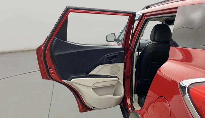 2020 Mahindra XUV300 W4 1.2 PETROL, Petrol, Manual, 20,148 km, LHS Rear Door
