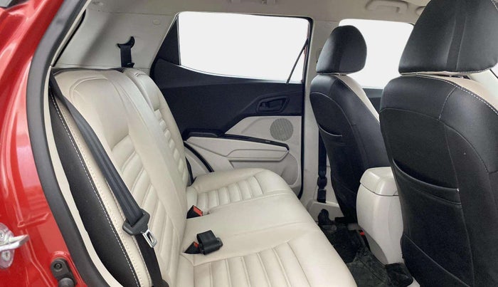 2020 Mahindra XUV300 W4 1.2 PETROL, Petrol, Manual, 20,148 km, Right Side Rear Door Cabin