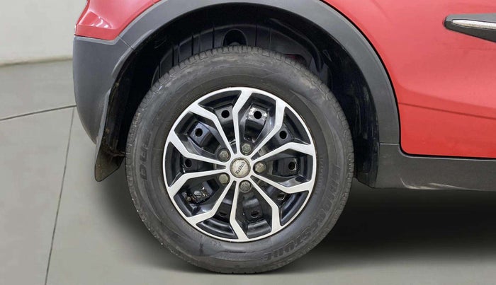 2020 Mahindra XUV300 W4 1.2 PETROL, Petrol, Manual, 20,148 km, Right Rear Wheel