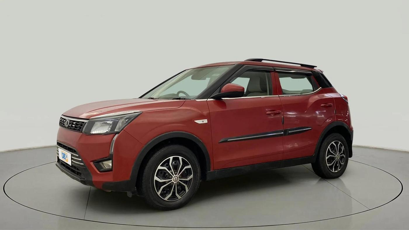 2020 Mahindra XUV300 W4 1.2 PETROL, Petrol, Manual, 20,148 km, Left Front Diagonal