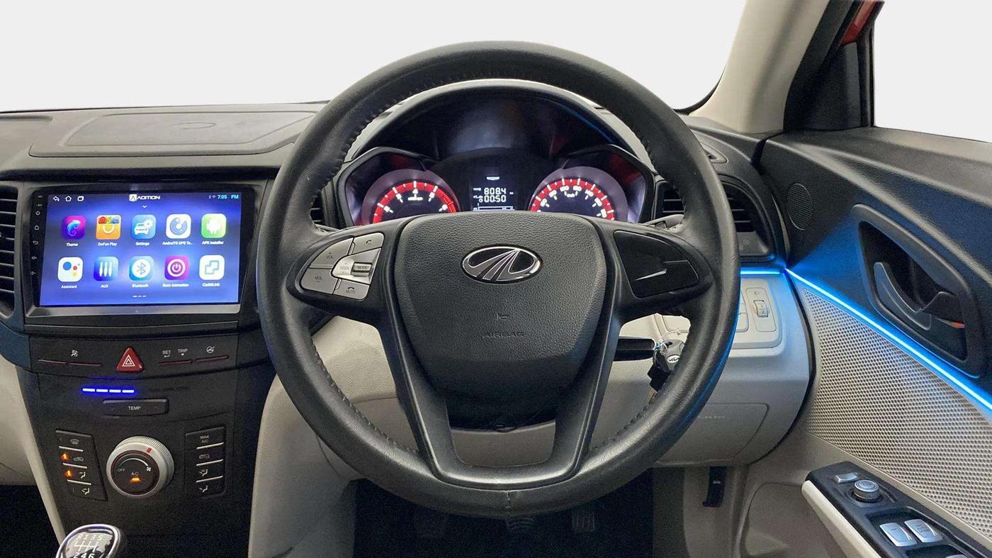 2020 Mahindra XUV300 W4 1.2 PETROL, Petrol, Manual, 20,148 km, Steering Wheel Close Up