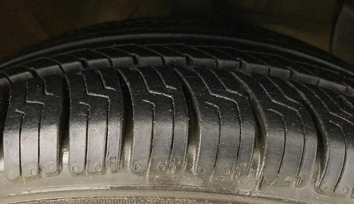 2018 Hyundai Xcent E+, Petrol, Manual, 42,470 km, Right Front Tyre Tread
