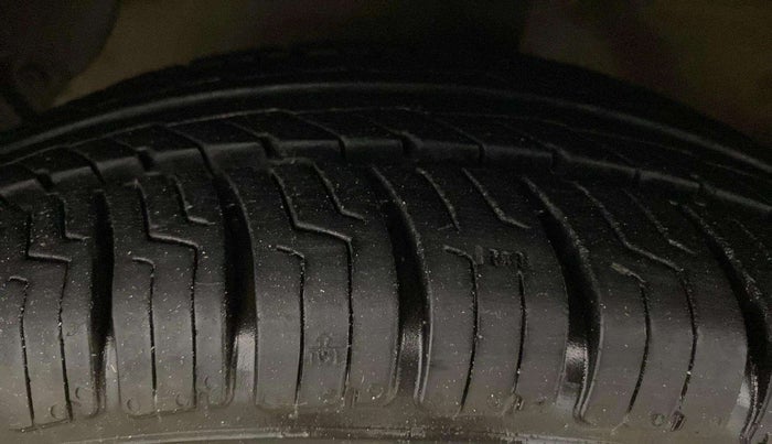 2018 Hyundai Xcent E+, Petrol, Manual, 42,470 km, Left Front Tyre Tread