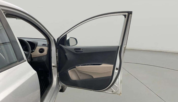2018 Hyundai Xcent E+, Petrol, Manual, 42,470 km, RHS Front Door