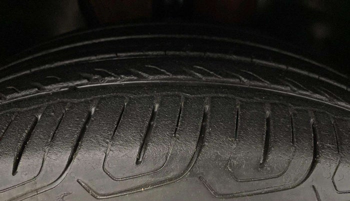 2021 Skoda KUSHAQ AMBITION 1.0L TSI AT, Petrol, Automatic, 34,816 km, Right Front Tyre Tread