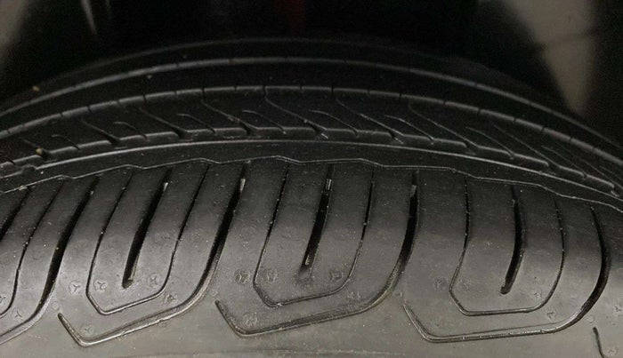 2021 Skoda KUSHAQ AMBITION 1.0L TSI AT, Petrol, Automatic, 34,816 km, Right Rear Tyre Tread
