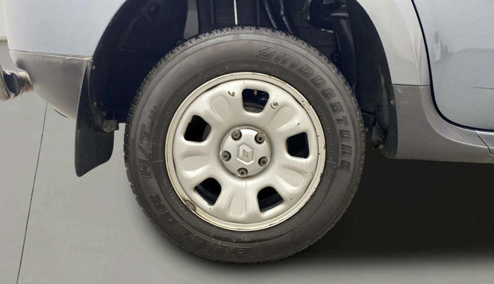 2013 Renault Duster RXL PETROL, Petrol, Manual, 90,416 km, Right Rear Wheel