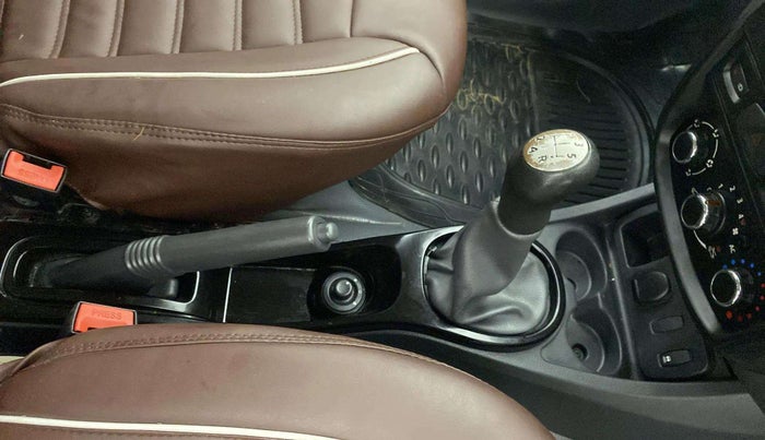 2013 Renault Duster RXL PETROL, Petrol, Manual, 90,416 km, Gear Lever