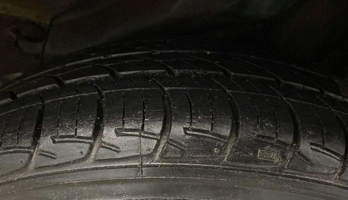 2014 Honda Amaze 1.2L I-VTEC S, Petrol, Manual, 53,718 km, Left Rear Tyre Tread