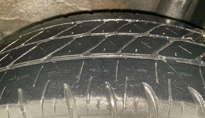 2014 Maruti Ritz VXI, Petrol, Manual, 61,983 km, Left Rear Tyre Tread