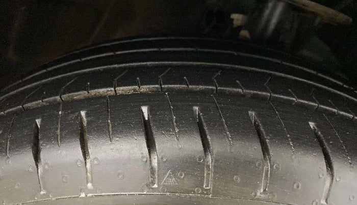 2020 Maruti Baleno DELTA PETROL 1.2, Petrol, Manual, 52,553 km, Right Front Tyre Tread