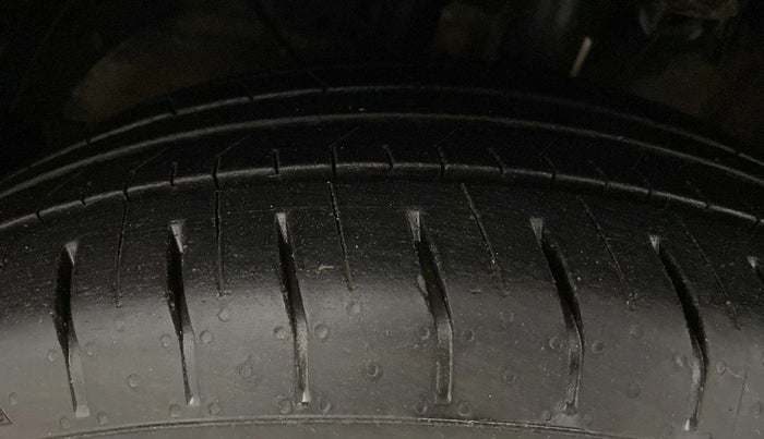 2020 Maruti Baleno DELTA PETROL 1.2, Petrol, Manual, 52,553 km, Left Front Tyre Tread