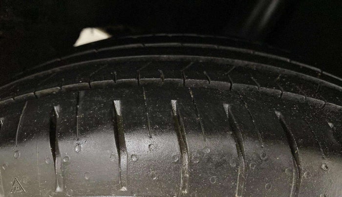 2020 Maruti Baleno DELTA PETROL 1.2, Petrol, Manual, 52,553 km, Right Rear Tyre Tread