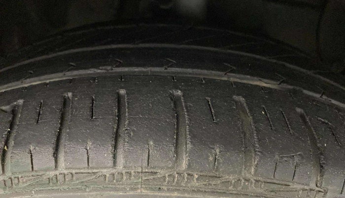 2015 Hyundai Xcent SX 1.2, Petrol, Manual, 34,280 km, Right Front Tyre Tread
