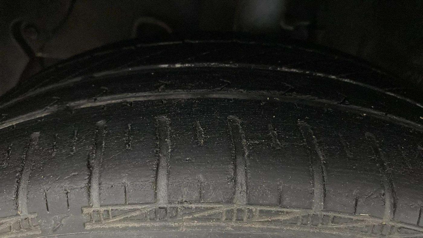 2015 Hyundai Xcent SX 1.2, Petrol, Manual, 34,280 km, Left Front Tyre Tread