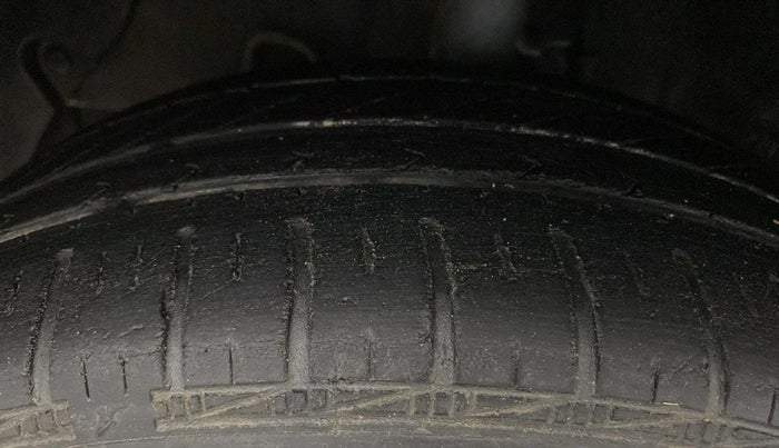 2015 Hyundai Xcent SX 1.2, Petrol, Manual, 34,280 km, Left Front Tyre Tread