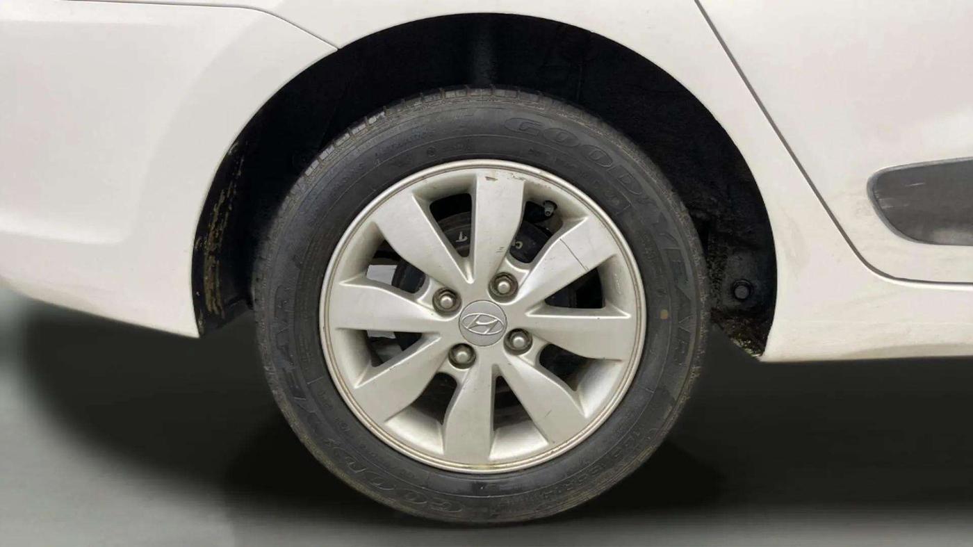 2015 Hyundai Xcent SX 1.2, Petrol, Manual, 34,280 km, Right Rear Wheel