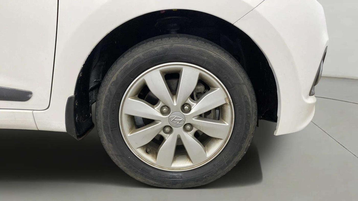 2015 Hyundai Xcent SX 1.2, Petrol, Manual, 34,280 km, Right Front Wheel