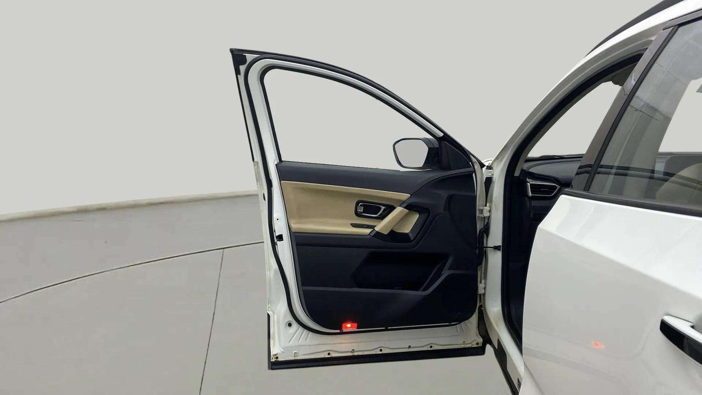 2022 Tata Safari XZ PLUS, Diesel, Manual, 66,755 km, LHS Front Door