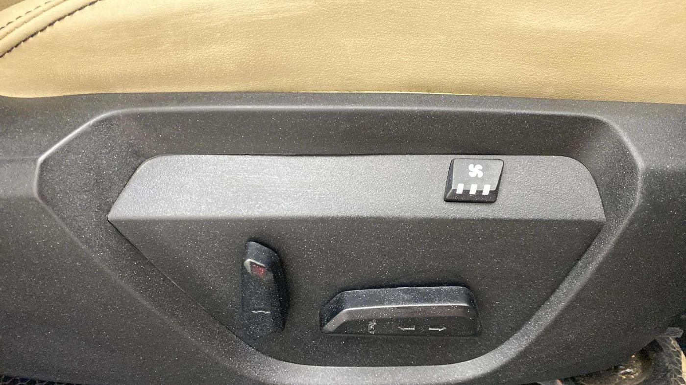 2022 Tata Safari XZ PLUS, Diesel, Manual, 66,755 km, Driver Side Adjustment Panel