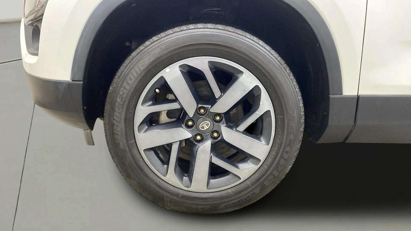 2022 Tata Safari XZ PLUS, Diesel, Manual, 66,755 km, Left Front Wheel