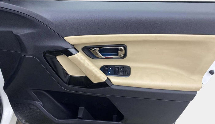 2022 Tata Safari XZ PLUS, Diesel, Manual, 66,553 km, Driver Side Door Panels Control
