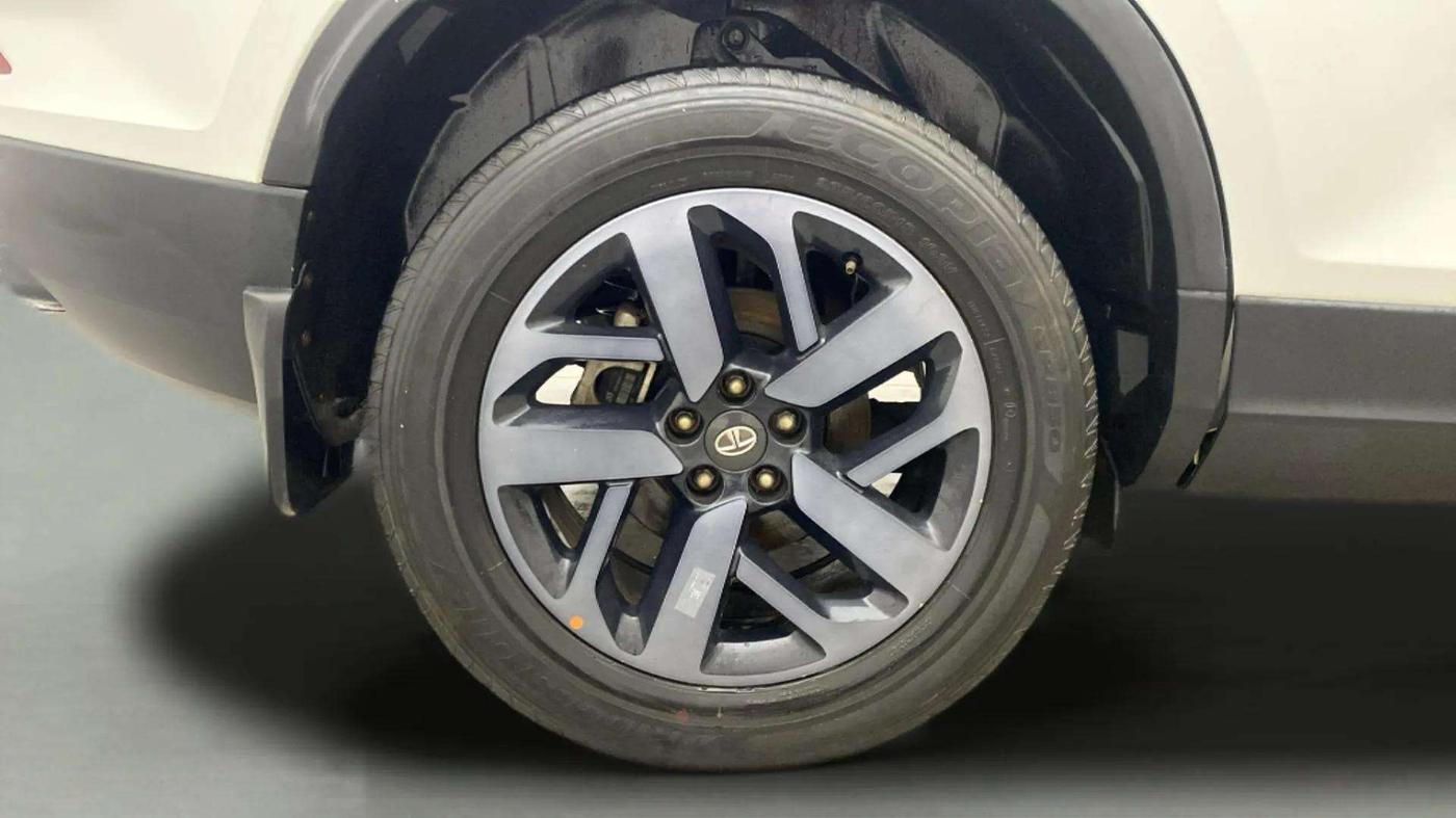 2022 Tata Safari XZ PLUS, Diesel, Manual, 66,755 km, Right Rear Wheel