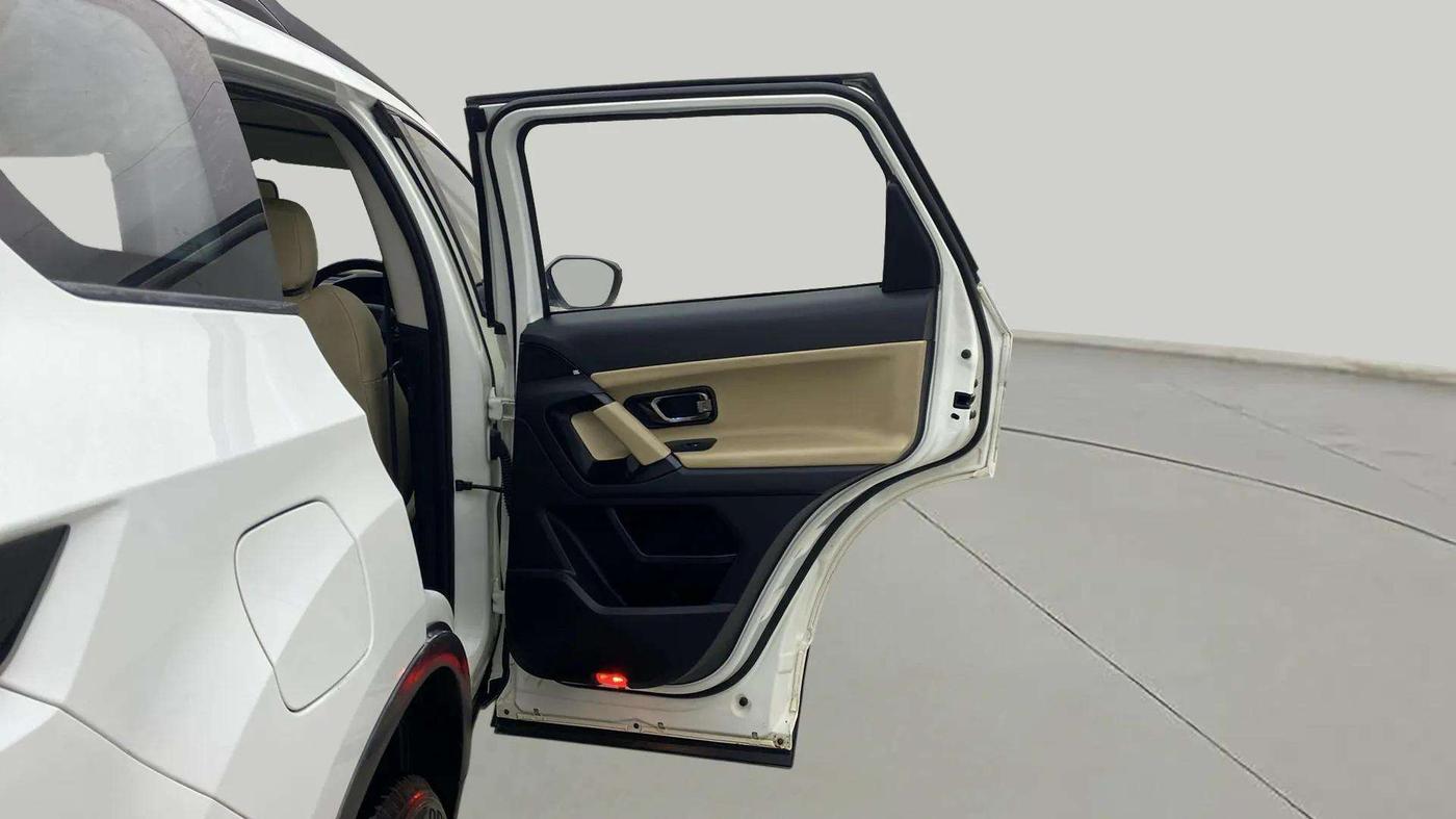 2022 Tata Safari XZ PLUS, Diesel, Manual, 66,755 km, RHS Rear Door