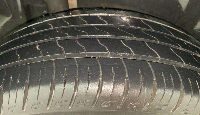 2022 Maruti Vitara Brezza VXI, Petrol, Manual, 22,887 km, Right Rear Tyre Tread