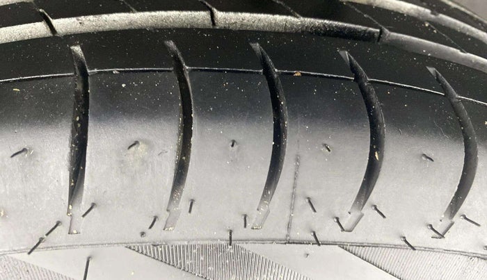 2019 Maruti Swift VXI, Petrol, Manual, 78,233 km, Left Rear Tyre Tread
