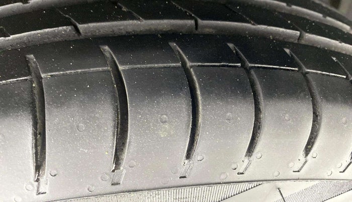 2019 Maruti Swift VXI, Petrol, Manual, 78,233 km, Right Rear Tyre Tread