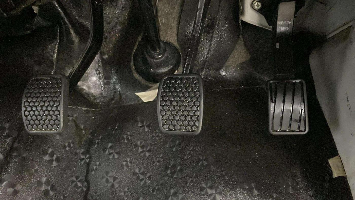 2020 Maruti Eeco 5 STR WITH A/C+HTR, Petrol, Manual, 22,918 km, Pedals